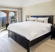 Villa Eyrie Resort hotel detail image 5