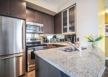 Sarkar Suites - YorkVille hotel thumbnail 8