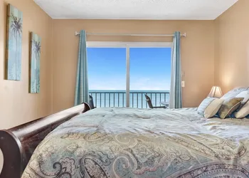 Ocean House Unit 1805 hotel thumbnail 3