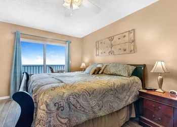 Ocean House Unit 1805 hotel thumbnail 4
