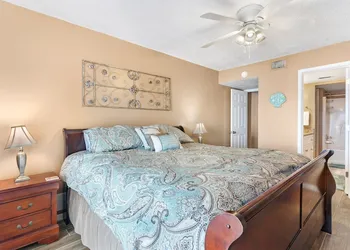 Ocean House Unit 1805 hotel thumbnail 5