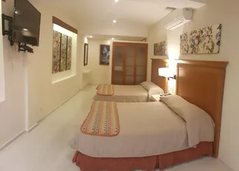 Hotel & Suites Nader hotel thumbnail 6