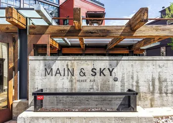 Main & SKY hotel thumbnail 2