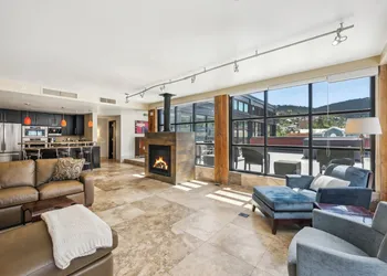 Main & SKY hotel thumbnail 7
