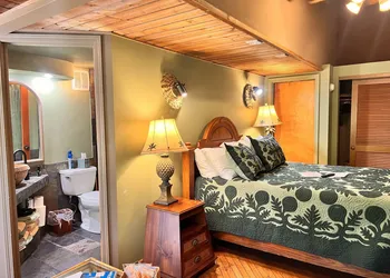 Maui What A Wonderful World B and B Hawaii hotel thumbnail 4