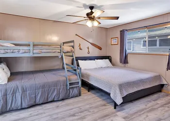 Shore Acres Lodge #450 hotel thumbnail 7