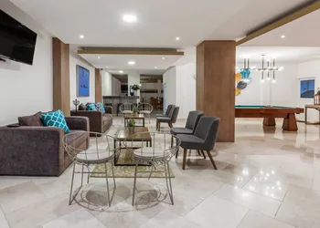 Howard Johnson Leon Avenida hotel thumbnail 4
