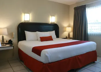 Howard Johnson Leon Avenida hotel thumbnail 8