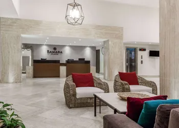 Ramada Plaza Leon hotel thumbnail 2