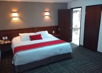 Ramada Plaza Leon hotel thumbnail 7
