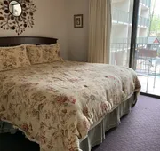 Oak Square Rentals hotel detail image 3