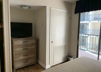 Oak Square Rentals hotel thumbnail 6