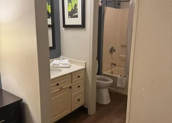 MainStay Suites Washington Dulles Airport hotel thumbnail 3