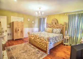 McMillan Inn Bed and Breakfast hotel thumbnail 2