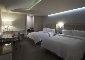 Holiday Inn Express Mexico - Toreo by IHG hotel thumbnail 4