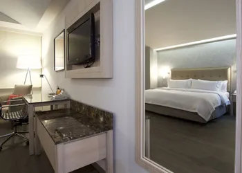 Holiday Inn Express Mexico - Toreo by IHG hotel thumbnail 7