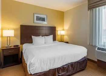 MainStay Suites Near Denver Downtown hotel thumbnail 7