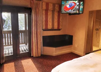 Border House at Crystal Bay Casino hotel thumbnail 8