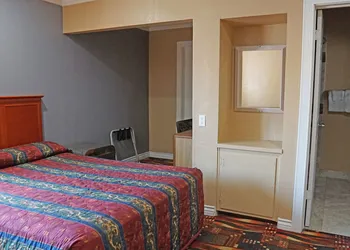 Budget Inn hotel thumbnail 7
