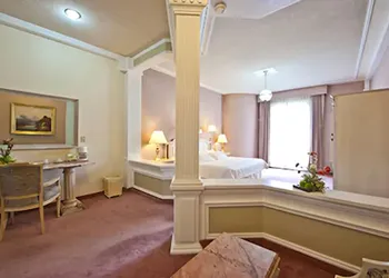 Alameda Grand hotel thumbnail 3