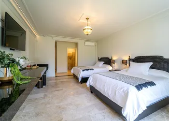Alameda Grand hotel thumbnail 7