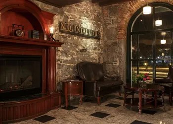 Auberge du Vieux-Port hotel thumbnail 2