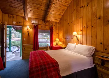 Idyllwild Bunkhouse hotel thumbnail 8