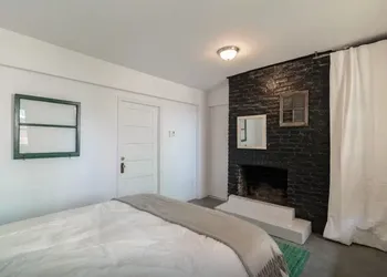 HPG Griffintown hotel thumbnail 6