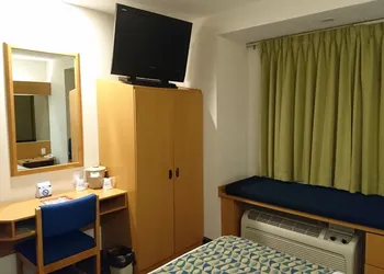 Microtel Inn & Suites by Wyndham Chihuahua hotel thumbnail 6
