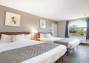 Budget Inn and Suites hotel thumbnail 4