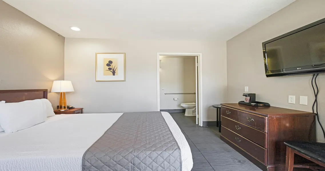 Budget Inn and Suites hotel detail image 6