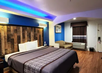 Express Inn Tomball hotel thumbnail 5