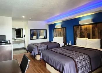 Express Inn Tomball hotel thumbnail 6