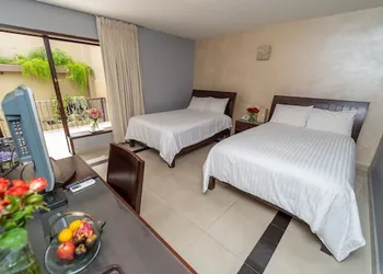 Casa de las Flores Hotel hotel thumbnail 3