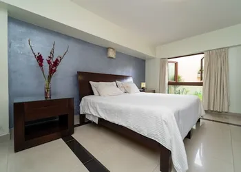 Casa de las Flores Hotel hotel thumbnail 7