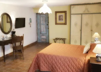 El Mesón de los Poetas hotel thumbnail 3