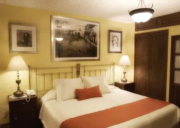 El Mesón de los Poetas hotel thumbnail 6