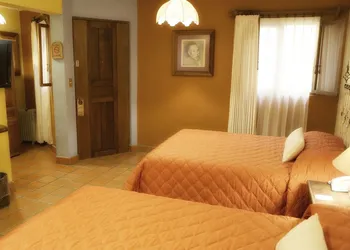 El Mesón de los Poetas hotel thumbnail 8