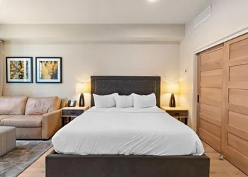 Tamarack Resort hotel thumbnail 6