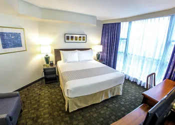 Rosedale On Robson Suite Hotel hotel thumbnail 4