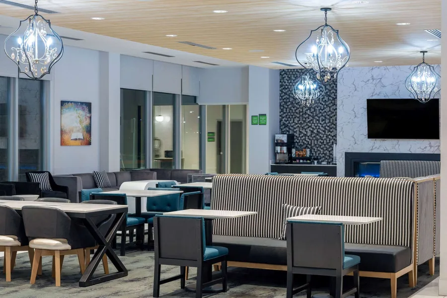 La Quinta Inn & Suites by Wyndham Maricopa - Copper Sky hotel detail image 6
