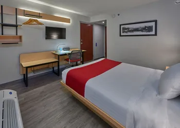 City Express by Marriott Irapuato hotel thumbnail 8
