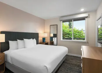 WorldMark Oceanside hotel thumbnail 7