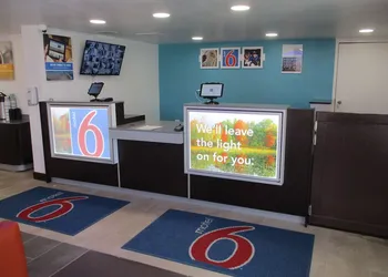 Motel 6 Chattanooga, TN - Airport hotel thumbnail 3