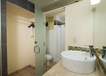 Don Pelayo Pacific Beach hotel thumbnail 8