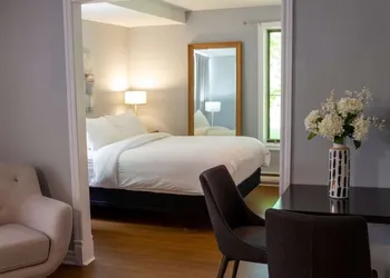 Auberge Nuits St-Georges hotel thumbnail 6