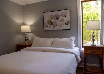 Auberge Nuits St-Georges hotel thumbnail 8