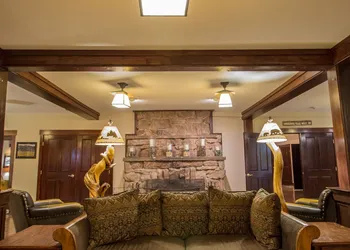 Marys Lake Lodge Mountain Resort and Condos hotel thumbnail 3
