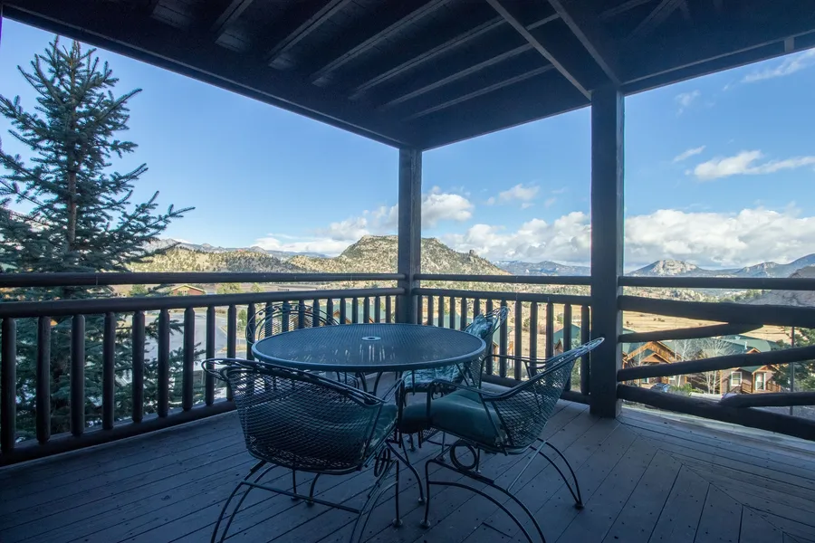 Marys Lake Lodge Mountain Resort and Condos hotel detail image 6