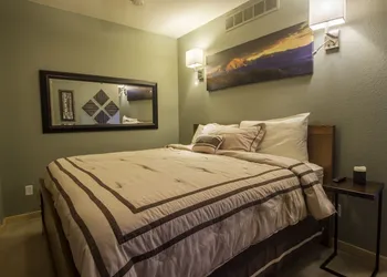 Marys Lake Lodge Mountain Resort and Condos hotel thumbnail 7